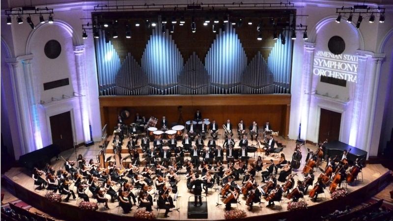 Arménský státní symfonický orchestr a vynikající houslista Maxim Vengerov zamíří v lednu do Prahy